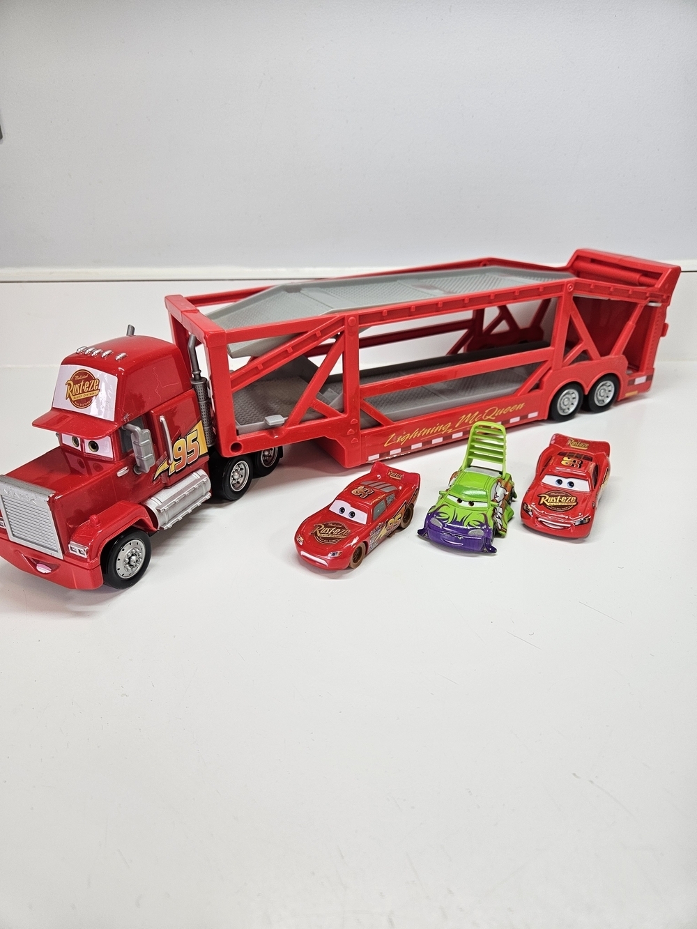 Disney Pixar CARS MACK Transporter 18" Launching Car Hauler Mattel 2017 & 3 Cars